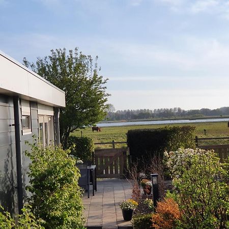 Cottage Geestmerambacht, Een Nieuw Vrijstaande Sfeervol En Landelijk Gelegen Vakantiewoning Koedijk Exterior photo